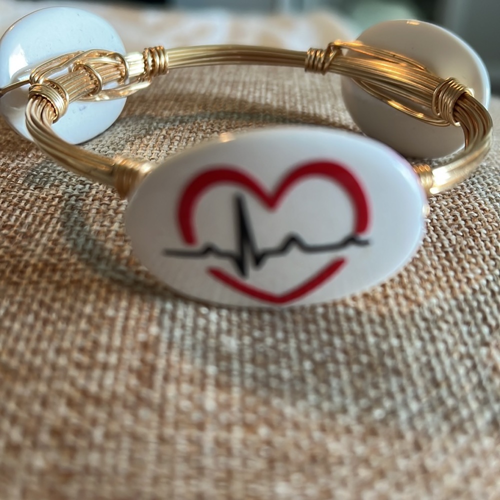 NWOT-Heartbeat wire wrap bracelet